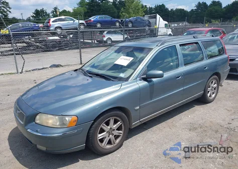 2005 Volvo V70 2.5T из США, поврежденный, VIN YV1SW592452478971